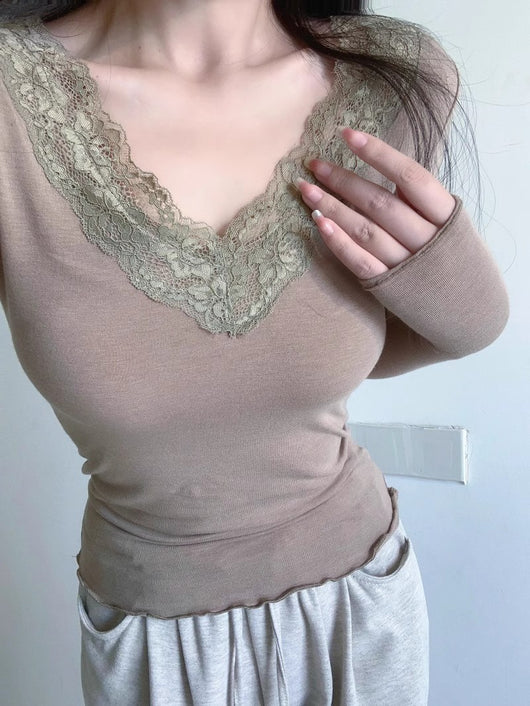 Blusa Base Elegante de Encaje con Cuello en V y Manga Larga - Image 34