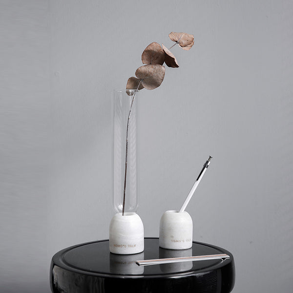 Florero de Vidrio Transparente con Base de Mármol - Diseño Moderno Minimalista