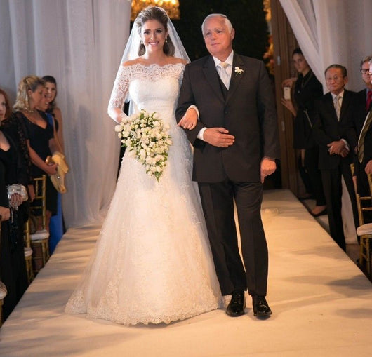 Vestido de Novia Asimétrico con Cola Elegante - Image 10