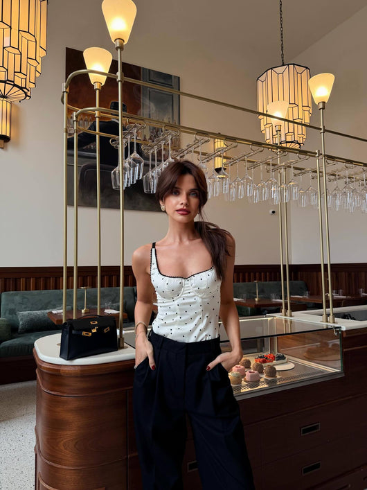 Camiseta con Lunares Elegante y Sensual para Mujer - Image 9