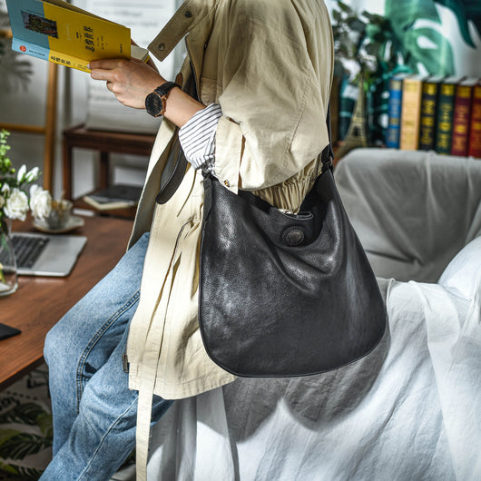 Bolsa Mensajera de Cuero Retro para Literatura y Arte - Image 5