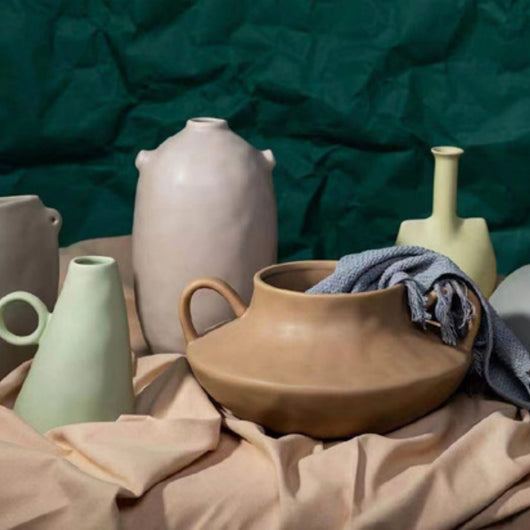 Jarrón de Cerámica Decorativo para el Hogar - Diseño Artesanal Moderno