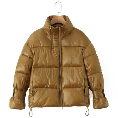 Abrigo Puffer Dorado con Cuello Alto y Doble Cierre para Mujer
