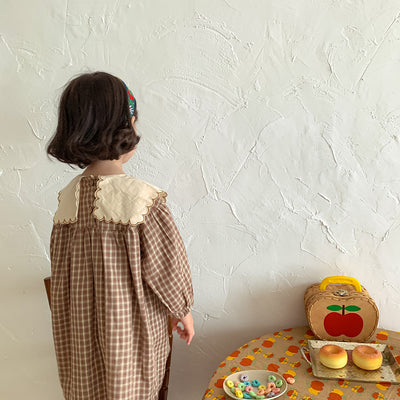Vestido Infantil Estilo Occidental con Cuello Ancho y Flores Bordadas - Image 9