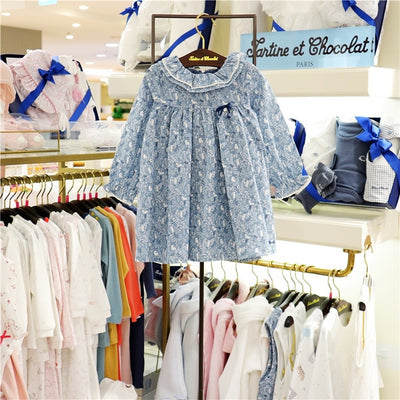 Conjunto de Dos Piezas: Cardigan y Vestido Floral con Cuello Volante para Niña - Image 5