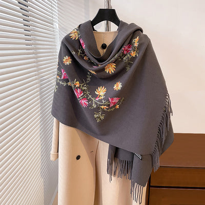 Bufanda Étnica de Invierno con Bordado Floral y Tacto de Cachemira - Image 3