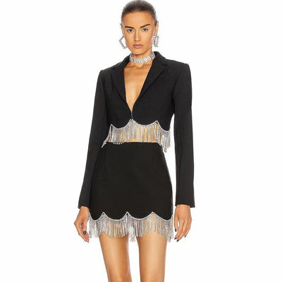 Traje Elegante Escote V con Falda Corta de Flecos Brillantes - Image 21