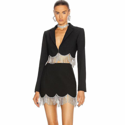 Traje Elegante Escote V con Falda Corta de Flecos Brillantes - Image 21