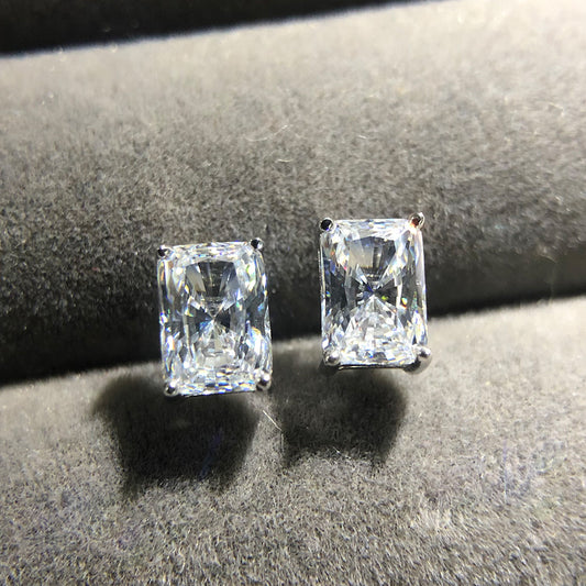 Aretes de Circonita Simulada con Montura Rectangular de Cuatro Puntas