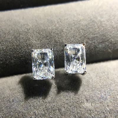 Aretes de Circonita Simulada con Montura Rectangular de Cuatro Puntas