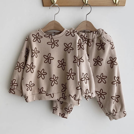 Conjunto Casual de Suéter Estampado y Pantalones Cómodos - Image 8