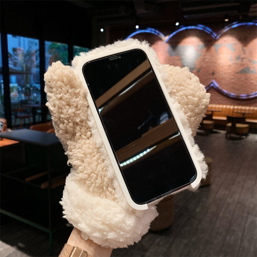 Funda para Teléfono Chica Trendy con Guantes de Protección Térmica Peluche - Image 2