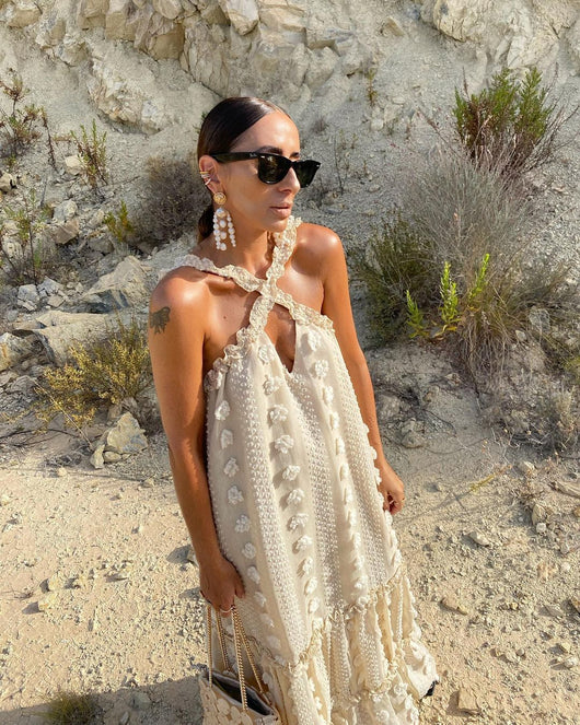 Vestido Halter con Flores 3D y Falda Voluminosa - Image 12