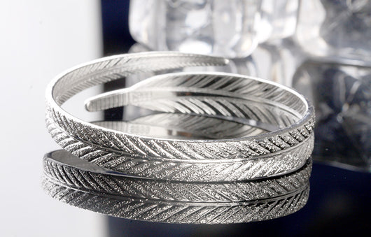 Pulsera Ajustable Pluma de Ángel - Image 9