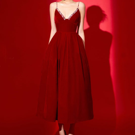 Vestido Princesa Terciopelo Rojo Escote Profundo Espalda Descubierta