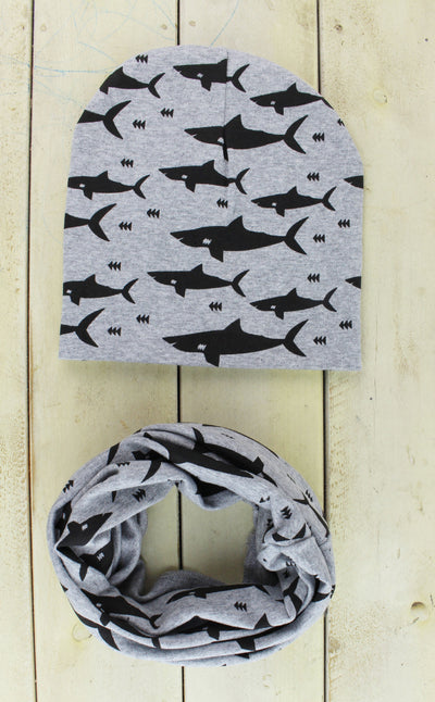 Conjunto Gorro y Babero de Algodón Estampado con Cierre Ajustable - Image 10