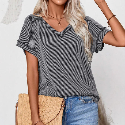 Blusa Deportiva Bicolor con Cuello V y Efecto Twist - Image 2