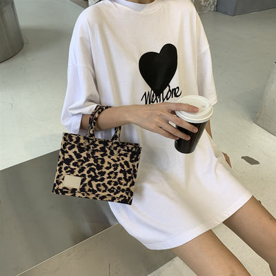 Bolsa Tote de Lona con Estampado de Leopardo y Correa Ancha - Image 8