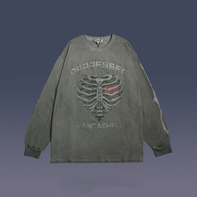 Suéter Holgado Retro Unisex con Estampado Calavera y Amor Desgastado - Image 4