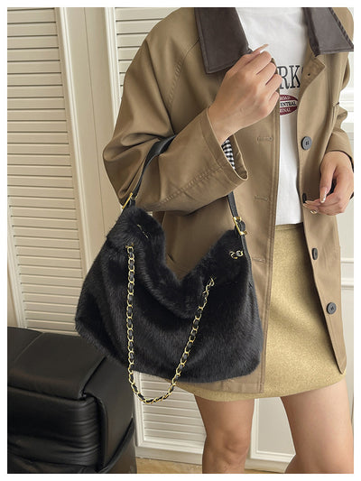 Bolsa de Hombro Grande con Pelaje para Mujer - Bolso Mensajero de Capacidad Amplia - Image 17
