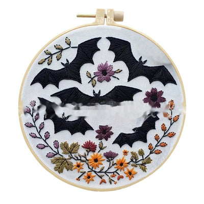 Bordado Artesanal Calavera con Patrón de Murciélago - Image 13