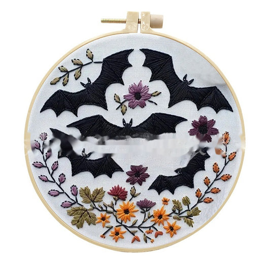 Bordado Artesanal Calavera con Patrón de Murciélago - Image 13