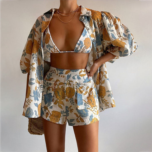 Conjunto de Tres Piezas: Chaleco, Blusa Estampada y Shorts para Mujer - Image 9