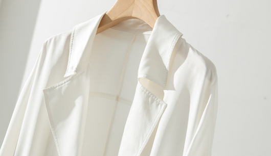 Gabardina Larga para Mujer con Cintura de Seda - Image 28