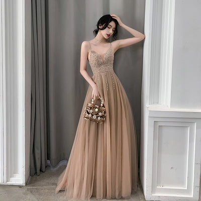 Vestido Elegante con Tirantes para Eventos Corporativos y Ceremonias - Image 8