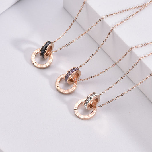 Collar de Acero de Titanio para Mujer con Anillos y Números Romanos - Image 2