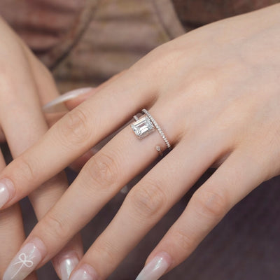 Anillo de Plata 925 con Zirconia Rectangular y Detalles Biselados - Image 18