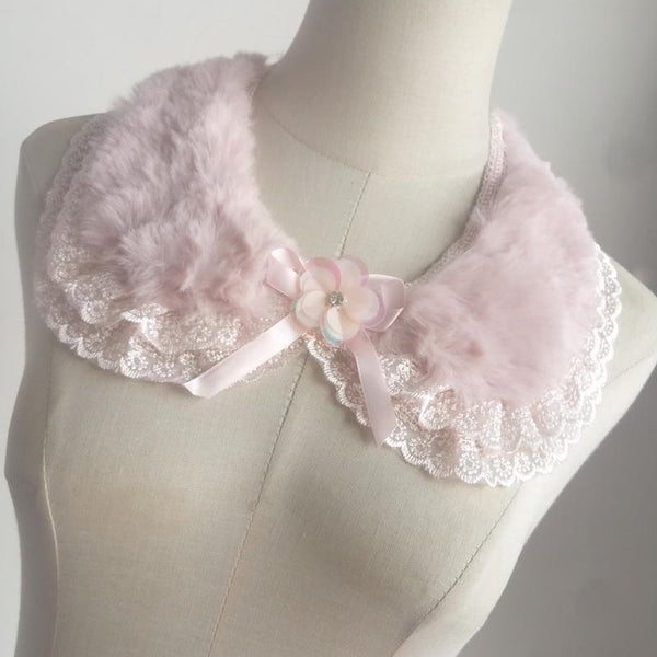 Blusa Versátil con Encaje y Cuello de Pelaje Adorable