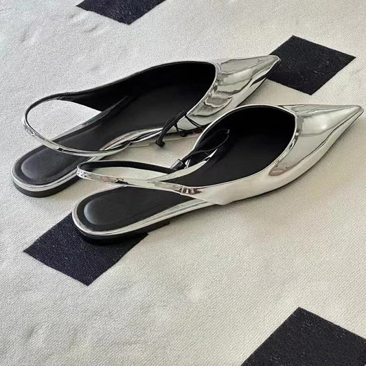 Zapatos Planos Plateados con Efecto Pintura y Correa Trasera