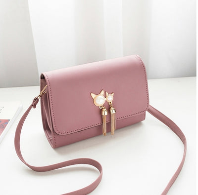 Bolso Bandolera Cuadrado con Flecos y Hombro Asimétrico - Image 6
