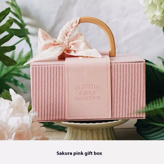 Caja de Chocolates para Bodas en Cuero Premium - Elegancia Portátil - Image 7