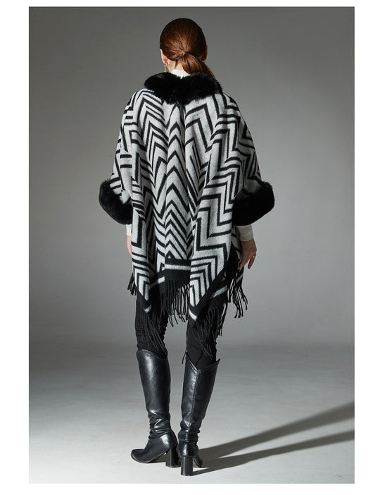 Chal Elegante con Cuello de Piel Jacquard Negro y Gris - Image 14