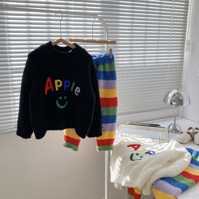 Pijama Infantil Arcoíris con Letras para Niños y Niñas - Image 3
