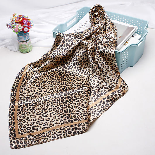 Pañuelo Cuadrado de Seda Artificial Satinada Estampado - Image 2