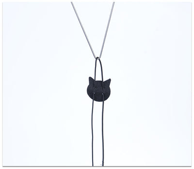 Orange cat playing with a gray plush mouse hanging from an elastic door toy with an adjustable buckle. - Image 9
