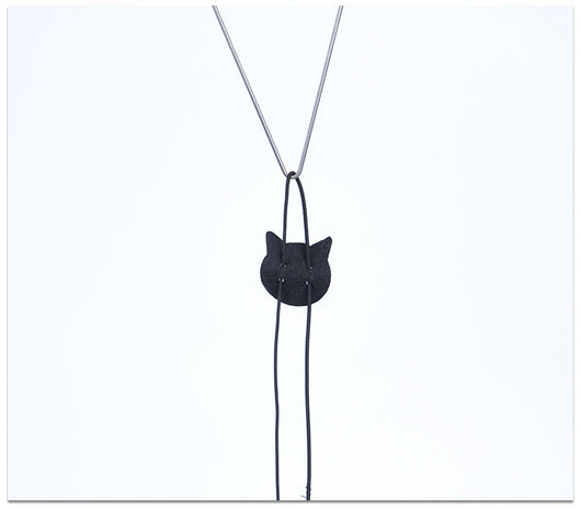 Orange cat playing with a gray plush mouse hanging from an elastic door toy with an adjustable buckle. - Image 9