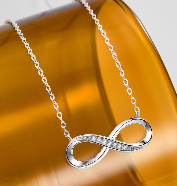 Collar de Plata Esterlina para Mujer con Diseño de 8 Caracteres