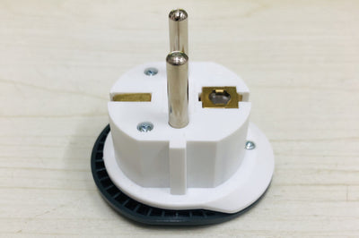 Adaptador de Enchufe Europeo 48MM para Viajes Internacionales - Image 8