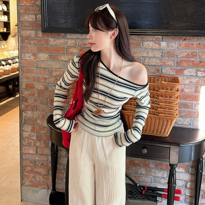 Blusa Rayada de Manga Larga con Hombro Descubierto