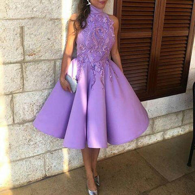 Vestido de Fiesta Morado Cuello Alto sin Mangas Largo a la Rodilla con Apliques