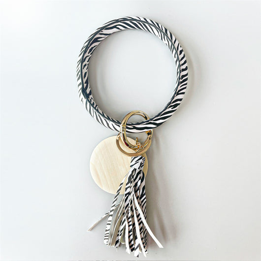 Set de Pulsera Llavero con Bolsa de Maquillaje y Accesorios - Image 5