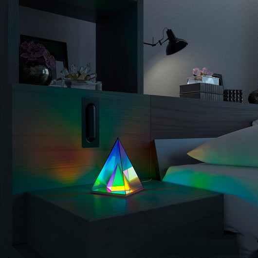 Lámpara de Mesa Pirámide - Luz Nocturna Creativa para Dormitorio y Sala - Image 6