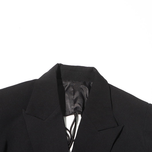 Abrigo Elegante Doble Botonadura con Detalles Calados - Image 14