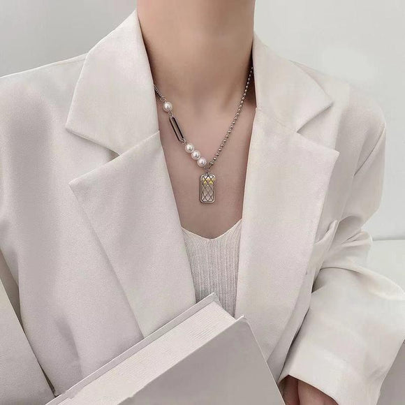 Collar Vintage Cuadros Franceses con Perlas Estilo Hepburn Elegante