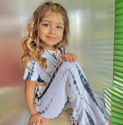 Conjunto de Verano para Niñas: Blusa Tie Dye Manga Corta y Pantalones Acampanados - Image 5