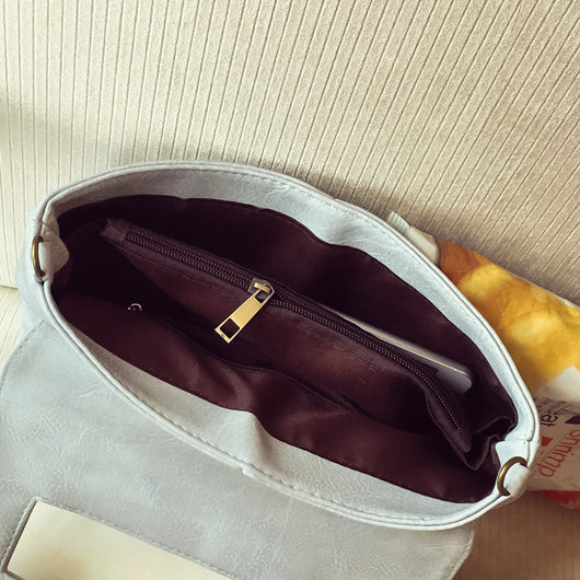 Bolso Mensajero Tipo Sobre para Mujer - Diseño Moderno y Versátil - Image 3